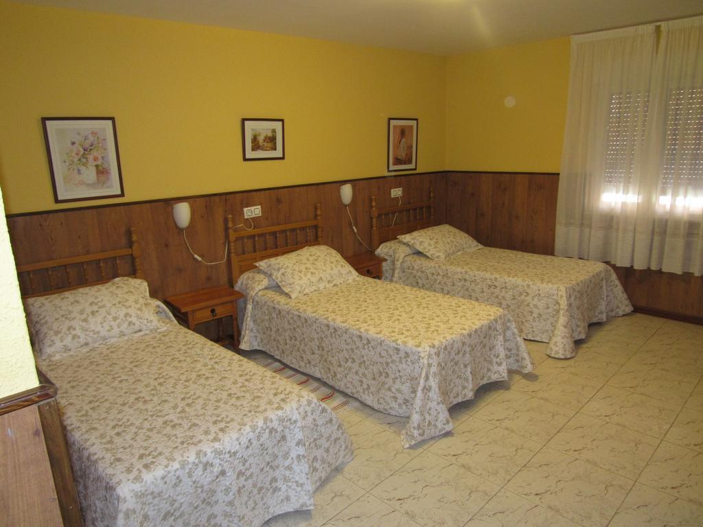 Hostal Restaurante El Abuelo Trobajo Del Camino Ngoại thất bức ảnh