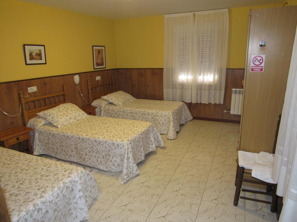 Hostal Restaurante El Abuelo Trobajo Del Camino Ngoại thất bức ảnh