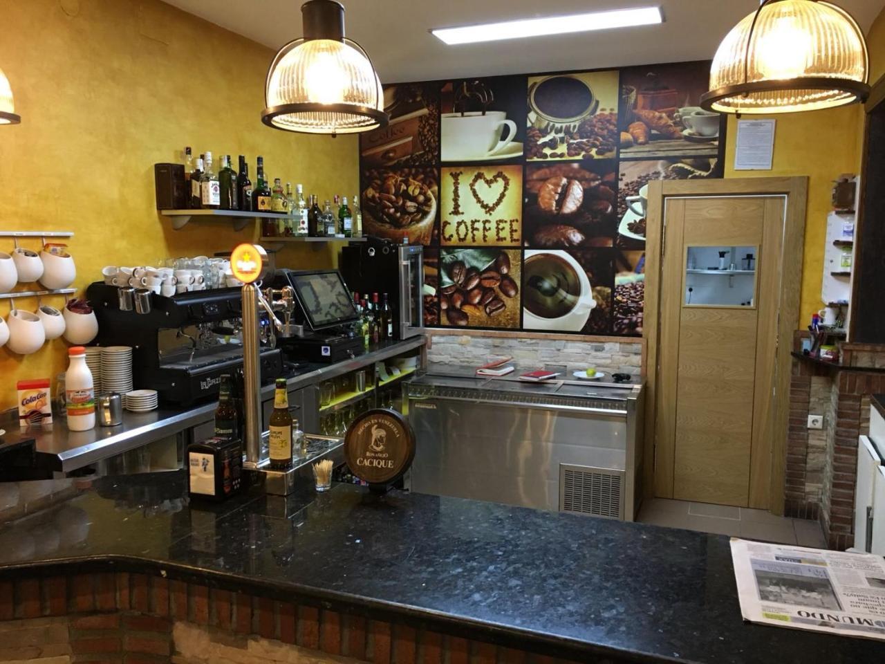 Hostal Restaurante El Abuelo Trobajo Del Camino Ngoại thất bức ảnh